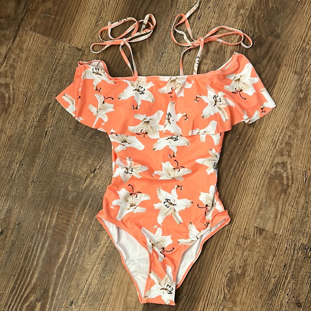 Women’s Small One Piece Swimsuit